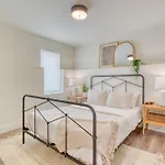 Stay Portland Collection - The Madison Farmhouse - Vintage Shops & Espresso