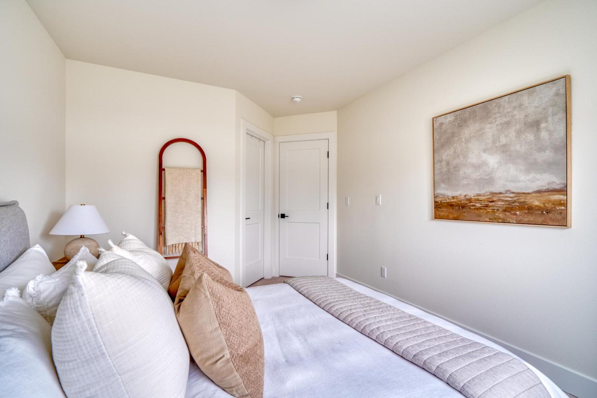 Collection - The Madison - Vintage Shops & Espresso Holiday home Portland