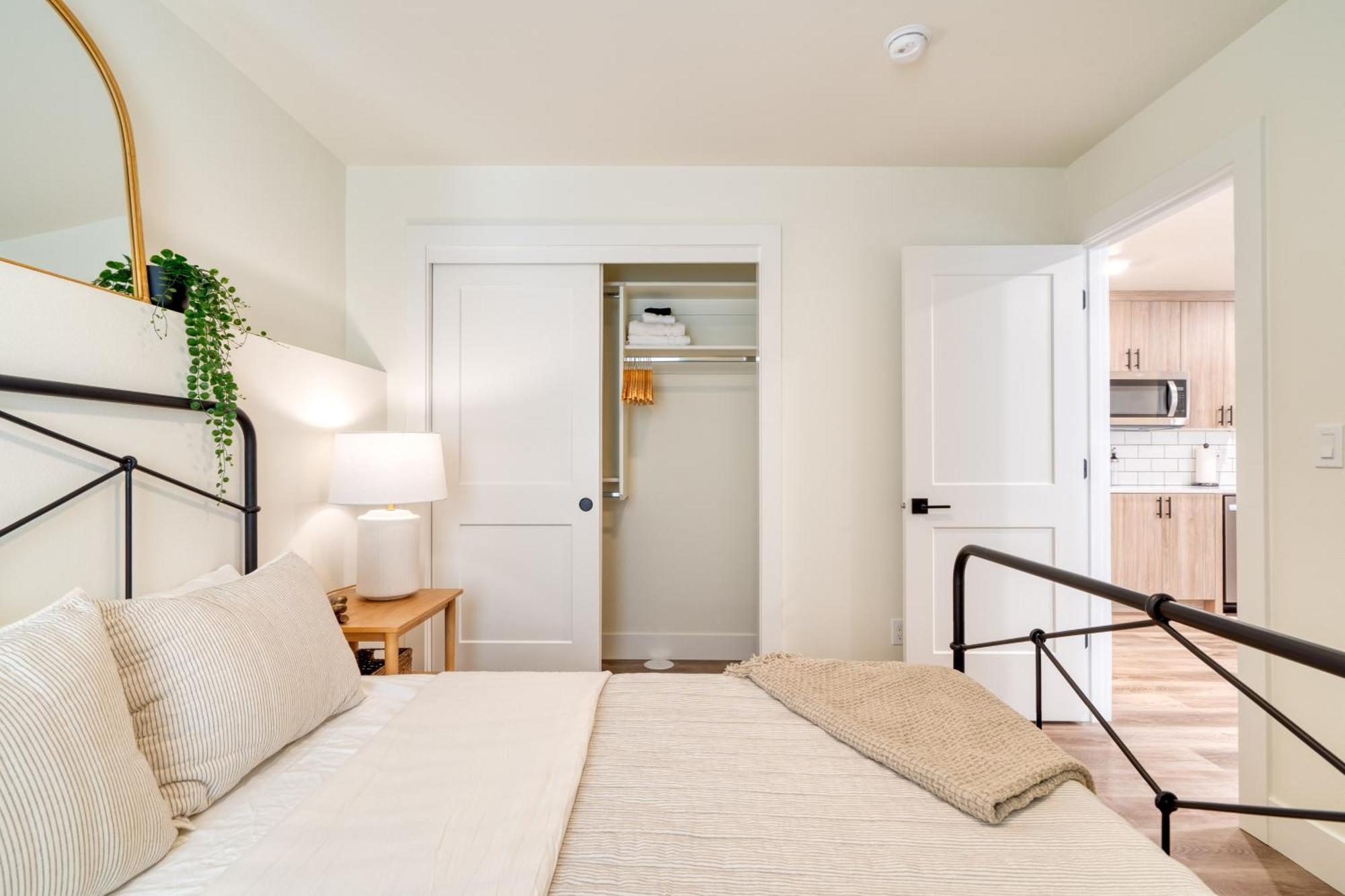Collection - The Madison - Vintage Shops & Espresso Holiday home Portland